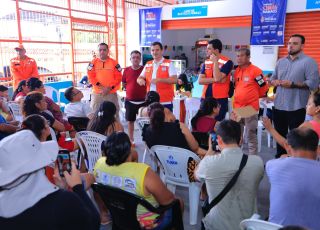 Prefeitura leva operação 'Cheia 2025' ao bairro São Jorge e assiste 350 famílias atingidas pela alta do rio Negro