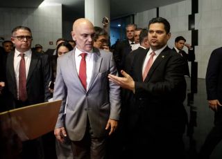 Oposição pressiona por fim do recesso em reação a Moraes, mas Alcolumbre mantém período de descanso