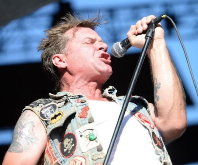 Morre David Roach, vocalista do Junkyard, aos 59 anos