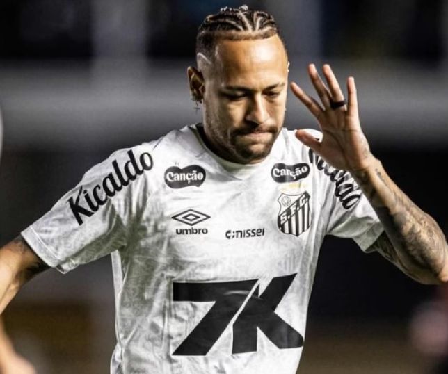 Neymar adota novo visual antes de jogo entre Santos e Juventude. Veja