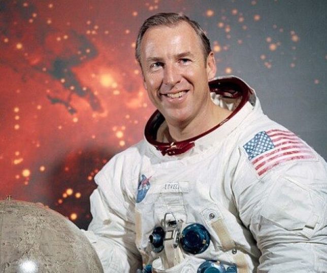 Morre Jim Lovell, comandante da nave espacial Apollo 13