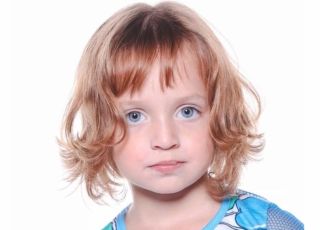 Menina de 4 anos morre após ser atingida por penteadeira em escola