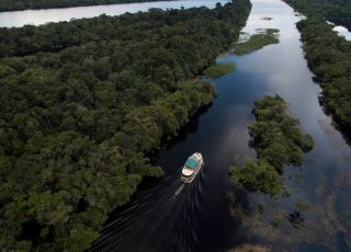 Resíduo de mineração vira tecnologia para limpar rios na Amazônia