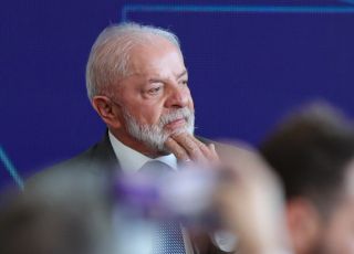 Pesquisa Datafolha: 35% culpam Lula por tarifaço e 22%, Bolsonaro