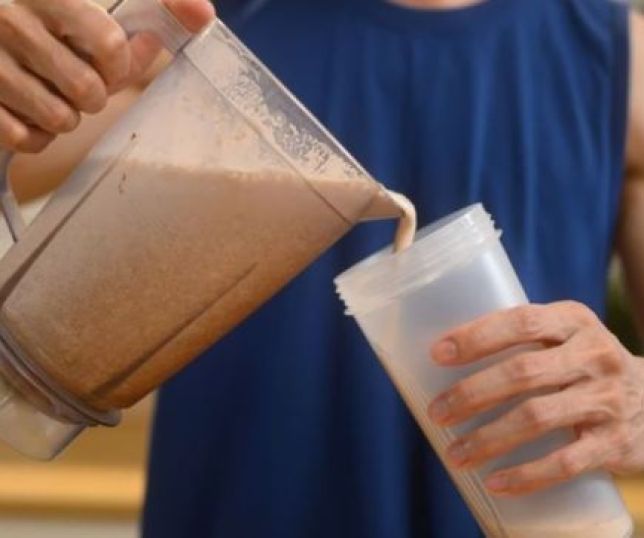 Nutri lista 4 combinações que atrapalham o efeito do whey protein
