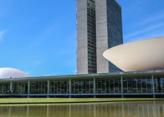 Projeto que susta regras de aborto legal em crianças avança na Câmara