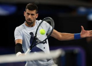 Chamado de traidor, Djokovic deixa a Sérvia para morar na Grécia