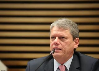 Tarcísio volta a Brasília para lobby pela anistia após julgamento de Bolsonaro