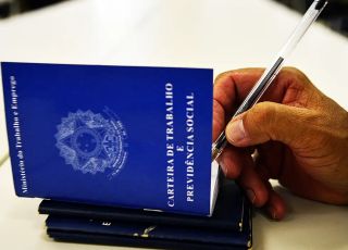 Desemprego recua para 5,6%, a menor taxa desde 2012, mostra IBGE