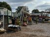 Bombeiros gastam 30 minutos para tirar homem preso em escorregador de escola infantil