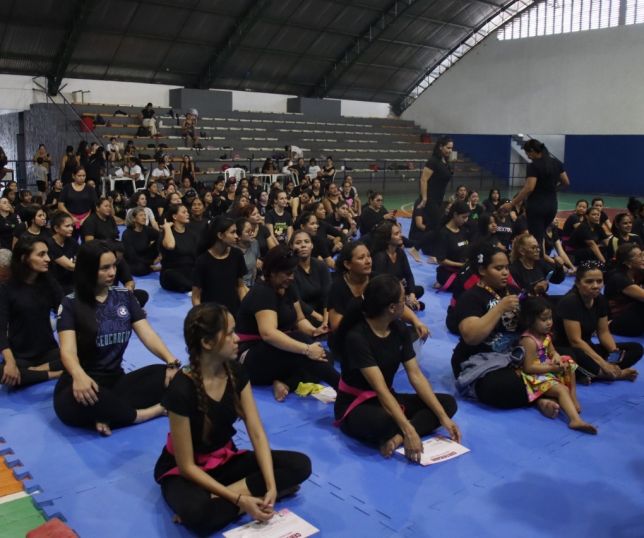 Governo do Amazonas realiza Aulão Solidário de Defesa Pessoal Feminina em alusão ao Outubro Rosa