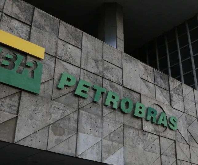 Petrobras anuncia R$ 2,6 bilhões para indústria naval na Bahia