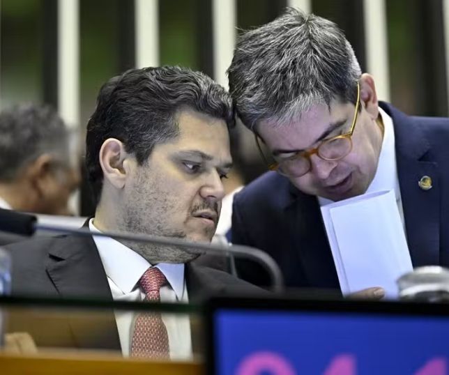 Após reunião com Haddad e Alcolumbre, Randolfe diz que prioridade é recuperar corte de despesas após Congresso rejeitar MP