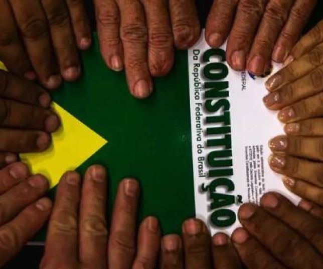 Democracia se aprende na escola: novo programa leva cidadania para o currículo