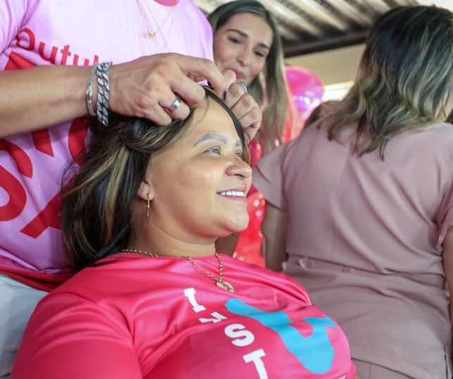 Prefeitura de Manaus promove dia de autocuidado para mulheres em tratamento contra o câncer