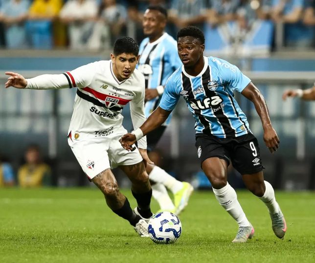 São Paulo sucumbe sem repertório em campo e perde para o Grêmio pelo Brasileirão