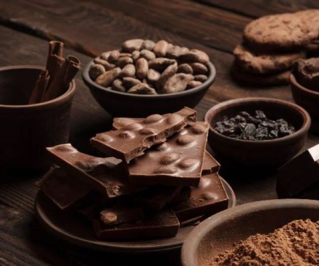 Muito tempo sentado? Substância do chocolate pode proteger as artérias