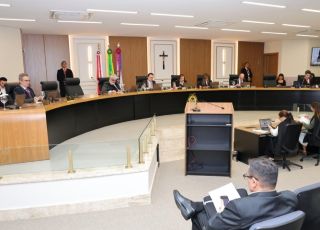 Tribunal de Contas do Amazonas aplica multa de mais de meio milhão de reais à ex-prefeita de Pauini