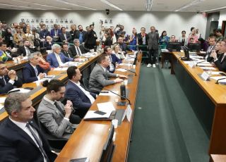 Conselho de Ética arquiva representação contra Eduardo Bolsonaro