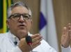 'Não vamos negar aos nossos filhos o direito à vacina', diz Padilha