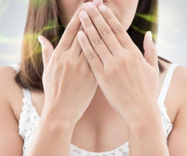 Conheça alimentos e hábitos que ajudam a evitar o mau hálito