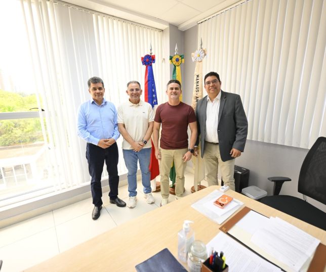 Prefeito David Almeida anuncia novo concurso da Controladoria-Geral do Município