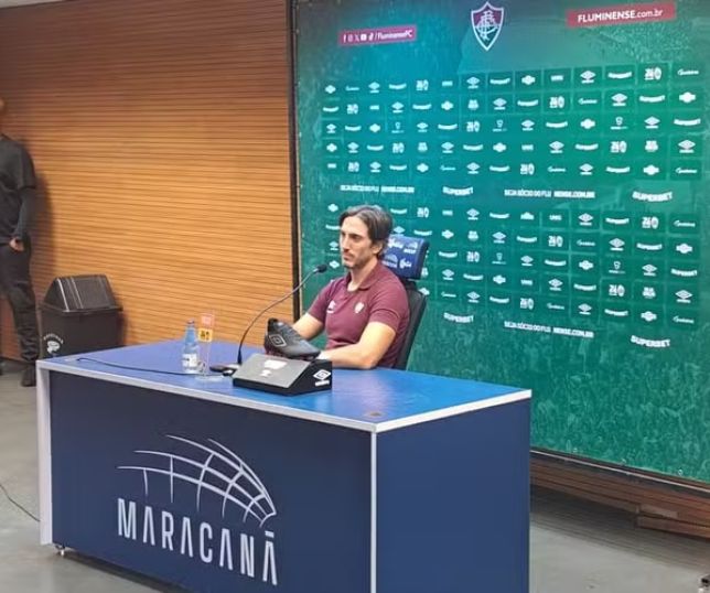 Zubeldía diz não abrir mão de utilizar centroavantes no Fluminense e elogia criação de jogadas: 'Fico tranquilo'