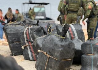 DRCO em operação conjunta com a Polícia Militar apreende cerca de 700 quilos de cocaína no rio Solimões. VEJA VÍDEO