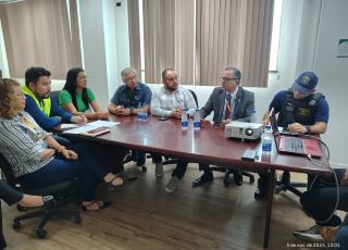 Prefeitura de Manaus realiza reunião para reordenar terminais e reforçar segurança no transporte coletivo