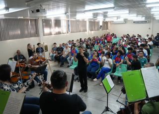 Vivência Cultural: Alunos da Escola Estadual Tiradentes têm tarde de música clássica com a Orquestra da Câmara Amazonas