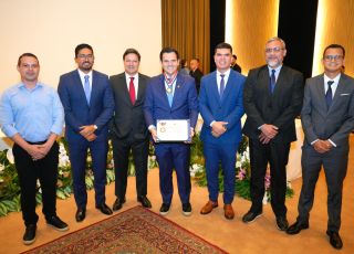 Vice-prefeito Renato Junior recebe Colar do Mérito do TCE-AM pela contribuição no fortalecimento da boa governança e da responsabilidade fiscal no Estado