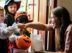 O que significa trick or treat? Entenda a origem do famoso gostosuras ou travessuras