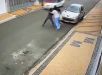 Tia e sobrinha partem pra cima de ladrão e entram em luta no meio da rua. VEJA VÍDEO