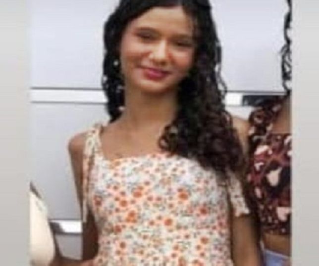 Adolescente desaparece na madrugada e família em desespero pede ajuda da população para encontrá-la em Manaus