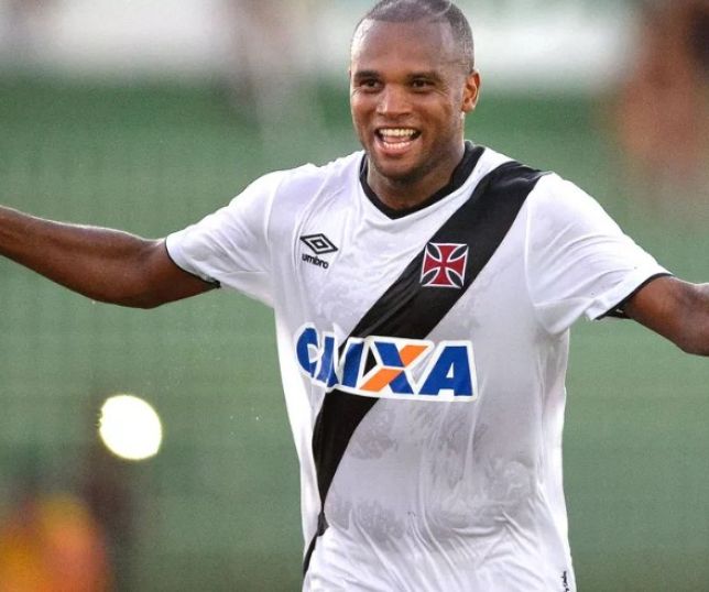 Lembra dele? Ex-Vasco, zagueiro Anderson Salles é o novo reforço do Nacional-AM para 2026