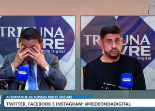 Zacarias chora ao revelar que foi abandonado na porta de uma casa em Moura, em Barcelos, quando tinha apenas dois meses de idade. A revelação foi feita em entrevista ao programa 'Tribuna Livre', apresentado pelo ex-deputado federal Hissa Abrahão. VEJA