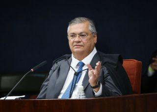 Dino barra trecho de projeto de lei que libera emendas do orçamento secreto