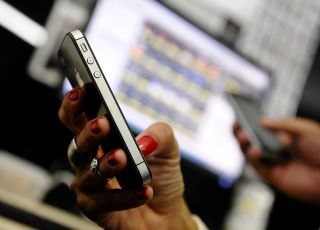 Pesquisa aponta que consumo de notícias pelo celular influencia eleições no Amazonas