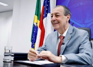 Senador Omar Aziz lidera corrida pelo Governo do Amazonas com vantagem isolada