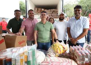 Prefeito David Almeida coordena megaoperação logística na Amazônia para garantir merenda escolar a 48 escolas ribeirinhas