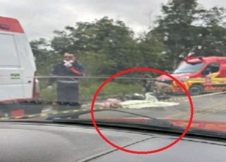 Carreta frigorífica atropela motocicleta e mata mulher que viajava na garupa na rodovia BR-174. VEJA VÍDEO