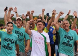 Nikolas Ferreira inicia caminhada de Minas a Brasília em protesto contra prisões. VEJA VÍDEO