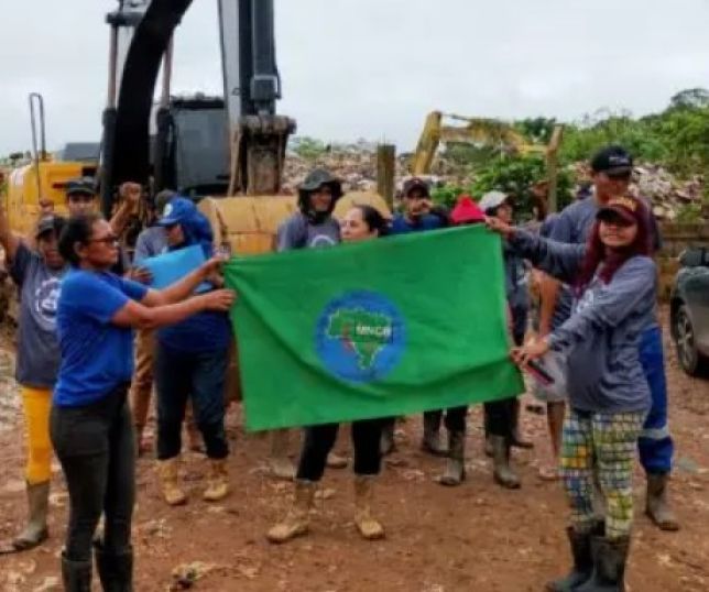 Lixão de Iranduba está fora de controle e contamina igarapé, alerta Defensoria Pública