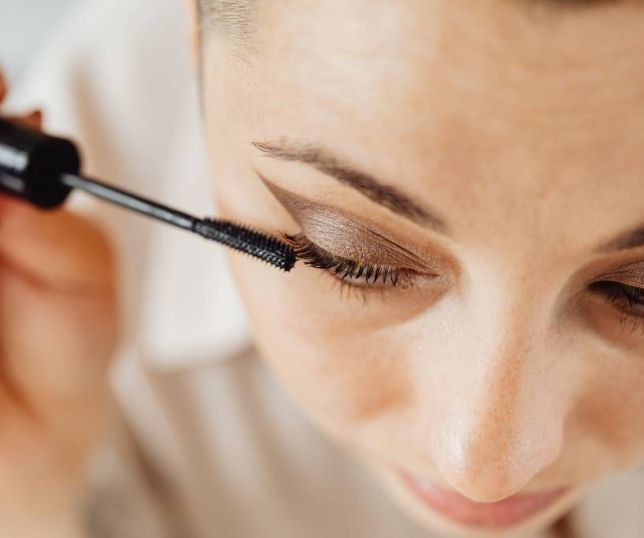 Como fazer sua maquiagem durar mais sem comprar nada novo