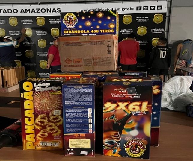 Forças de segurança fazem balanço geral e confirmam cerca de 40 prisões e apreensão de adolescentes durante queima de fogos de artifício no aniversário de facção criminosa em Manaus. VEJA VÍDEO