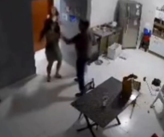 Cliente se revolta após programa, agride mulher e quebra objetos dentro de casa em Sorriso. VEJA VÍDEO