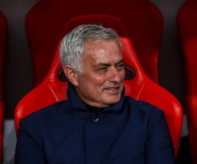 Mourinho alerta para reencontro com Real Madrid: 'Um rei ferido é perigoso'