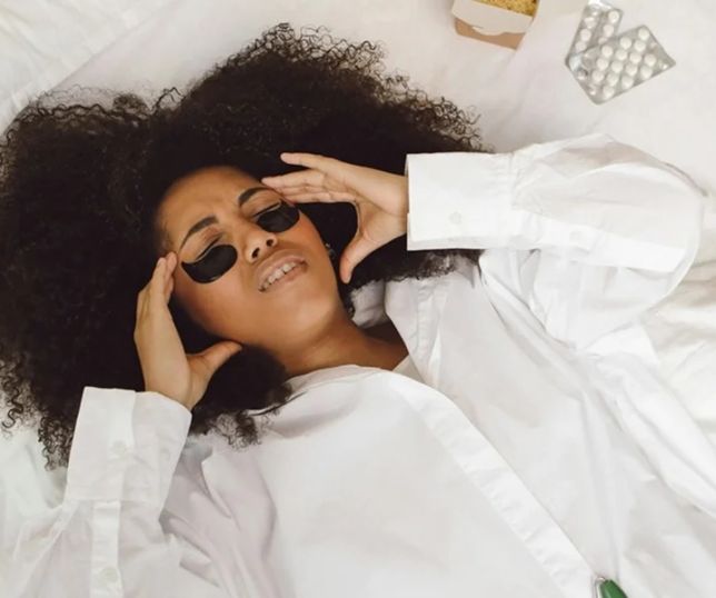 Como o Carnaval pode desencadear enxaqueca e o que fazer para evitar crises