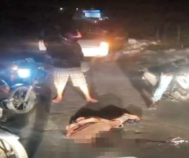IMAGENS FORTES! Corpo de homem com vários tiros, sinais de tortura e amarrado, é encontrado em avenida no Distrito Industrial 2, Zona Leste de Manaus. VEJA VÍDEOS E REPORTAGEM DO 'PORTAL DO ZACARIAS' AO VIVO