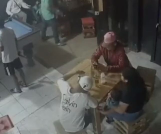 IMAGENS FORTES! Líder de facção suspeito de triplo homicídio é capturado pelo Exército no Equador. VEJA VÍDEO